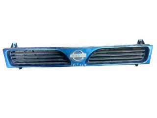 решетка радиатора Nissan Sunny N14 1994