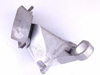 кронштейн КПП Audi A6 4A/C4 1995, 2.3 л., бензин, МКПП, 4A0399114M