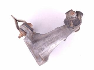 кронштейн КПП Audi 100 4A/C4 1992, 2.3 л., бензин, МКПП, 443399114D
