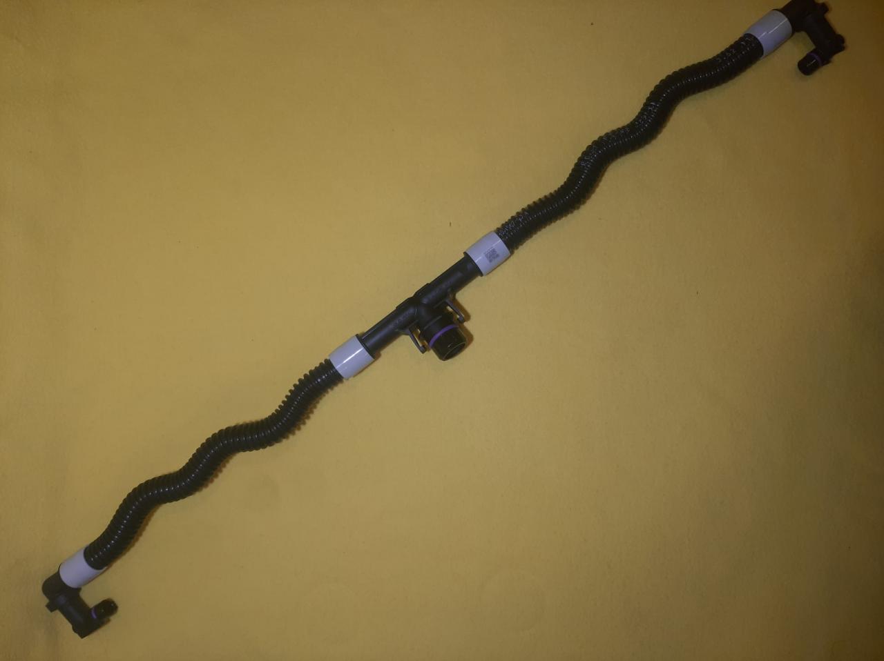 патрубок радиатора Tesla Model 3 1 поколение 2020, 1091894-00-E, 1521567-00-A - фото №1