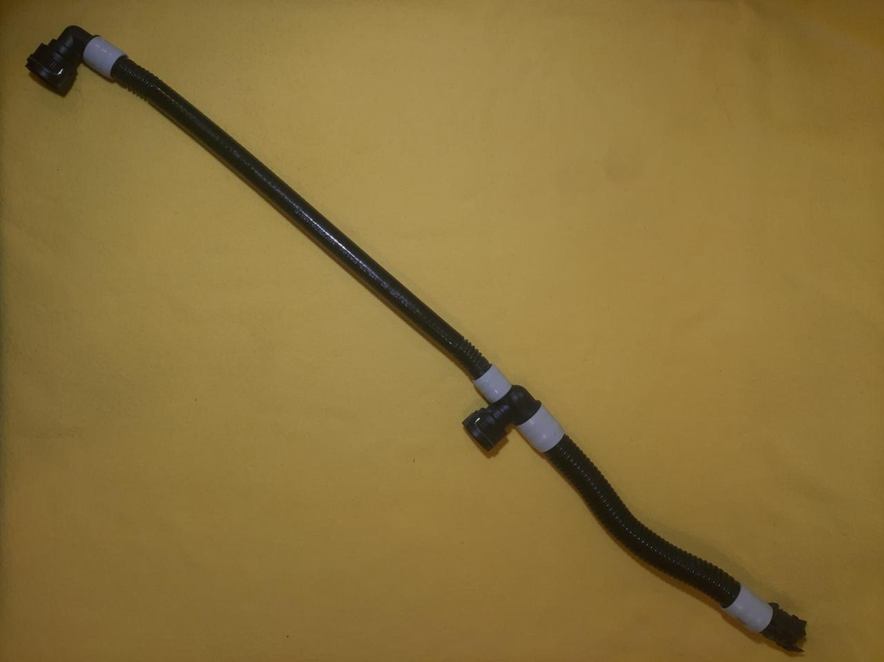 патрубок радиатора Tesla Model 3 1 поколение 2020, 1077576-00-F - фото №1