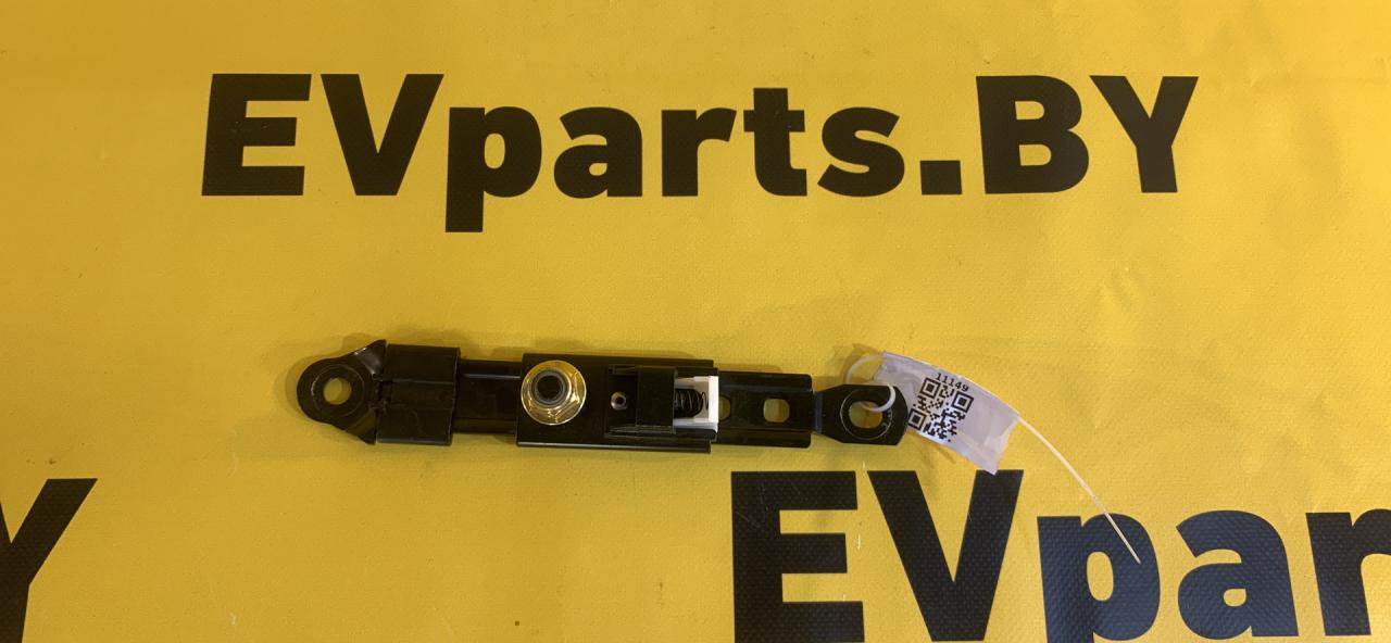 кронштейн (крепление) Tesla Model X 1 поколение 2019, 1036735-00-C - фото №1