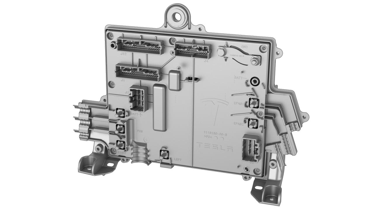 блок управления (другие) Tesla Model 3 1 поколение 2022, полный привод, 1583991-03-C, 1569303-00-A - фото №1