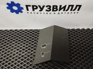 разъем AUX / USB Volvo FH4 первое поколение (2013 - 2020), 82303887
