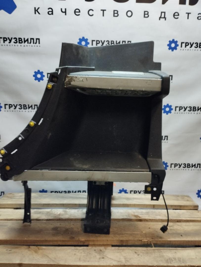 Подножка кабины Volvo FH4 первое поколение (2013 - 2020), 82174599, 82142327, 82318835, 82202076 - фото №1