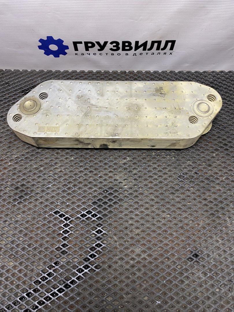 теплообменник масляного фильтра Volvo FH4 первое поколение (2013 - 2020), 21370430, 7421370430 - фото №1
