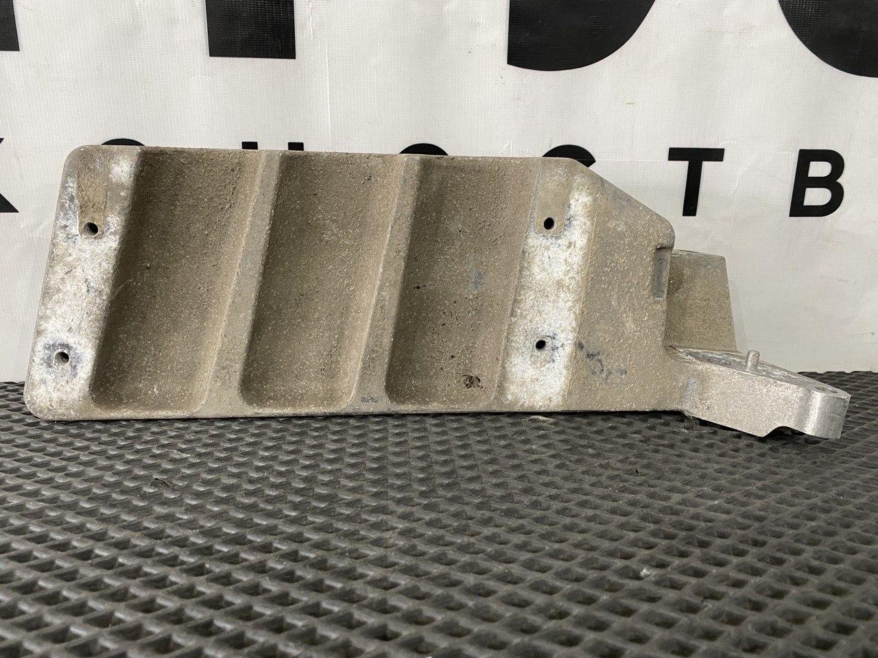 ступень Volvo FMX 1 (2013 - 2020), 84220617, 82412711 - фото №1