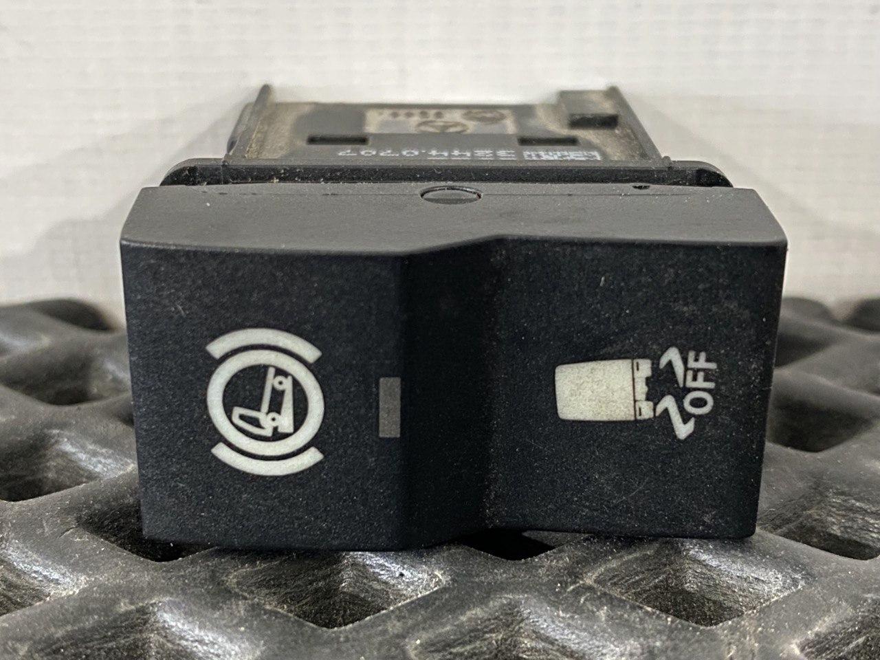 кнопка (выключатель) Mercedes-Benz Actros 4 поколение (MP4) (2011 - 2025), A0185459 - фото №1