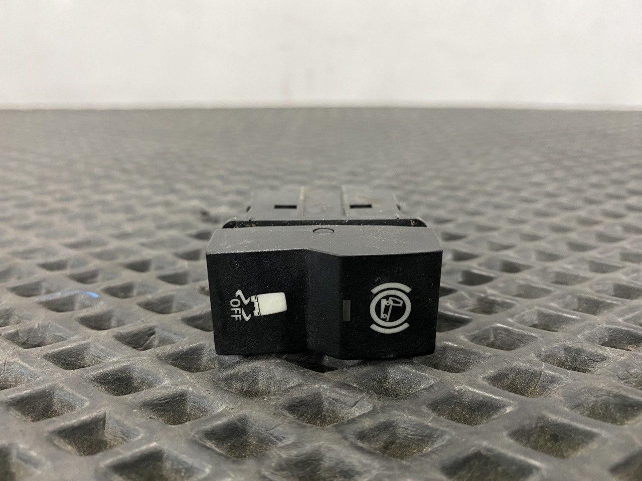 кнопка (выключатель) Mercedes-Benz Actros 4 поколение (MP4) (2011 - 2025), A0185459007 - фото №1