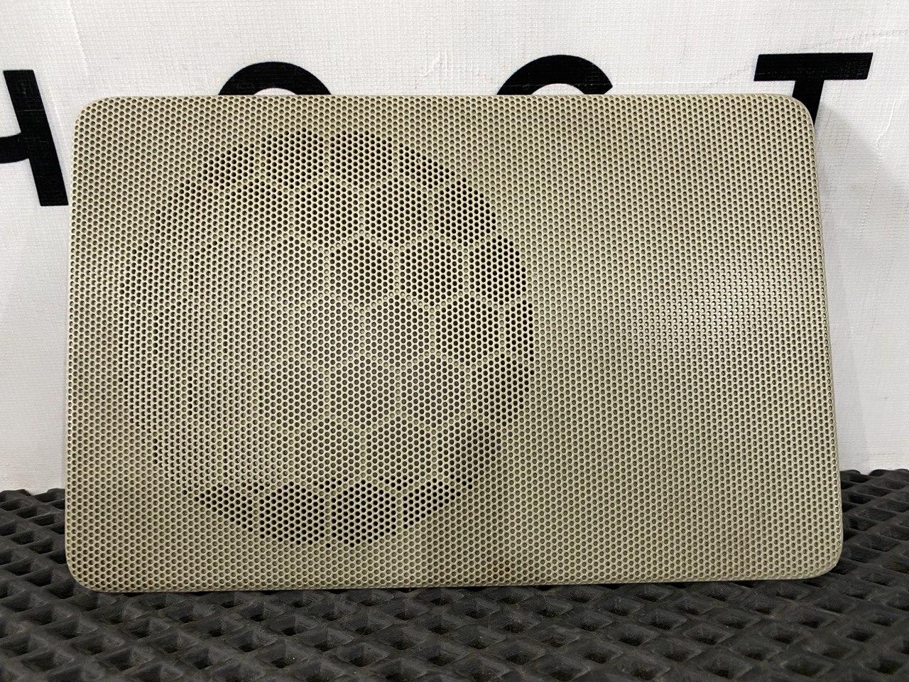 Накладка (сетка) динамика Volvo FH4 первое поколение (2013 - 2020), 82332540 - фото №1