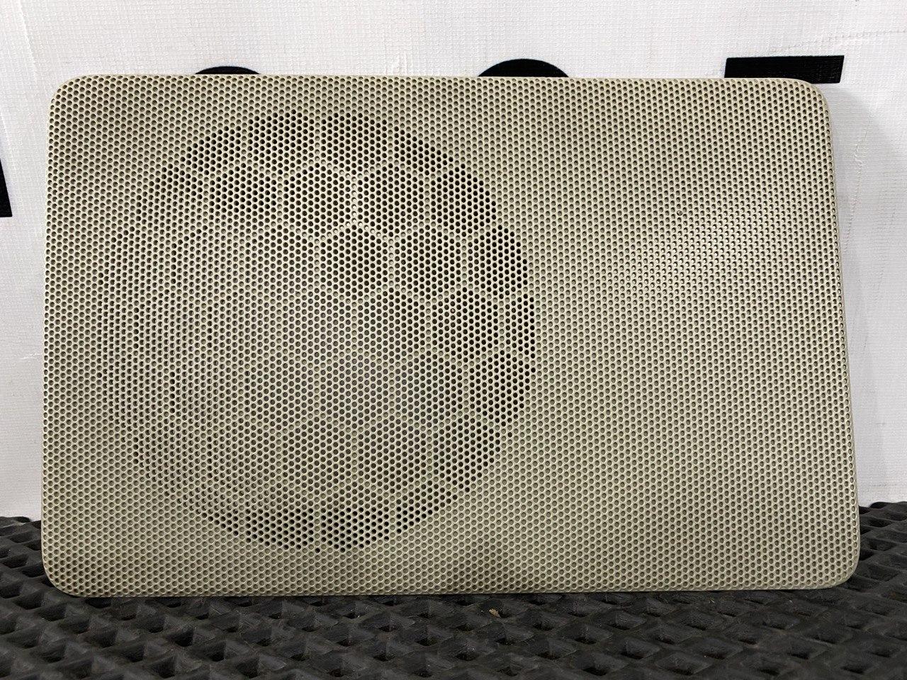 Накладка (сетка) динамика Volvo FH4 первое поколение (2013 - 2020), 82332540 - фото №1