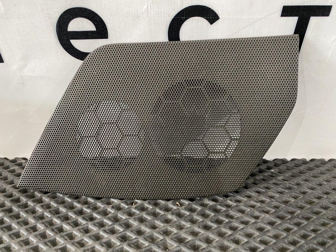 Накладка (сетка) динамика Volvo FH4 первое поколение (2013 - 2020), 82213613 - фото №1
