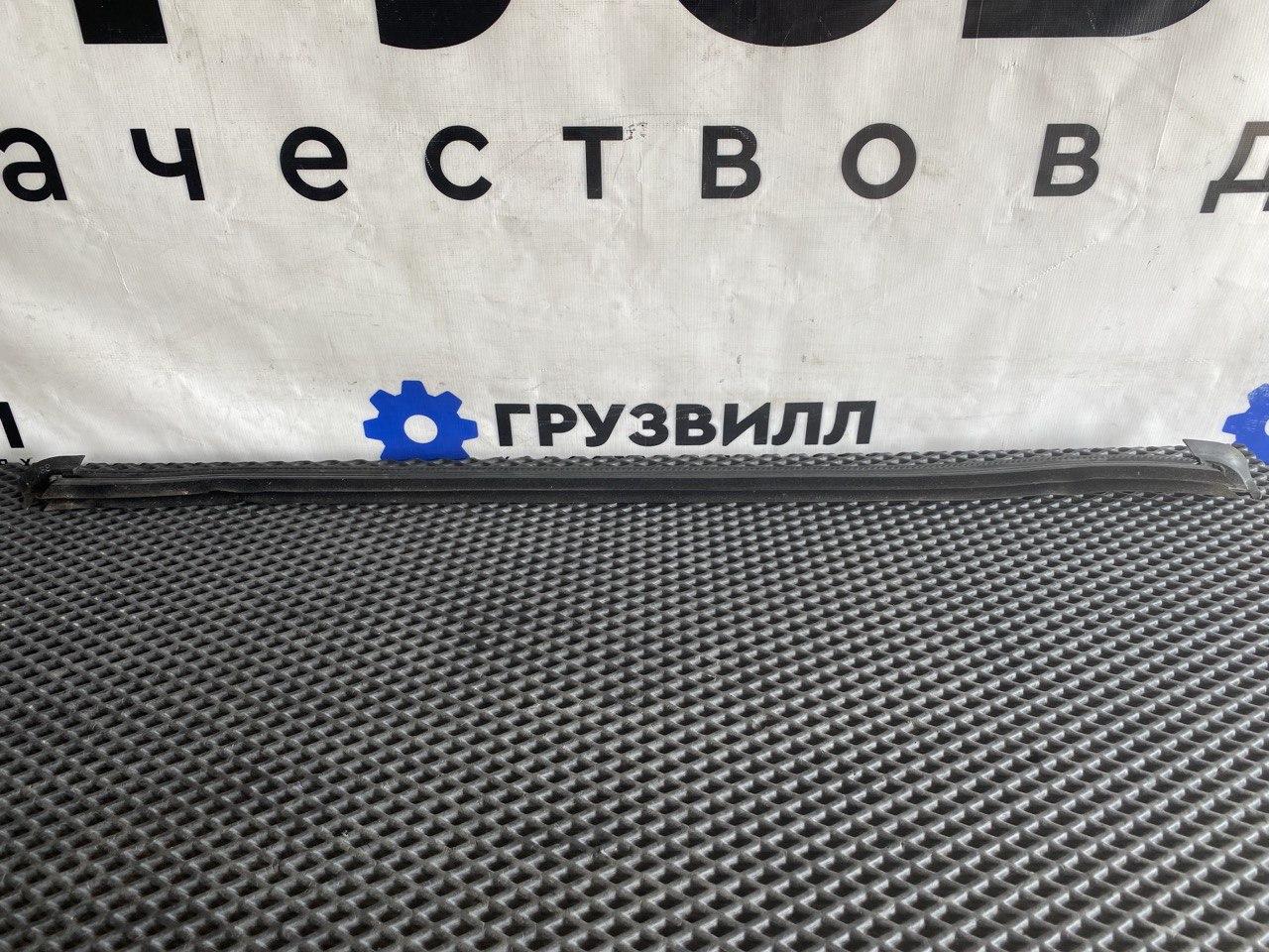 Уплотнитель стекла Volvo FH4 первое поколение (2013 - 2020), 82110669 - фото №1