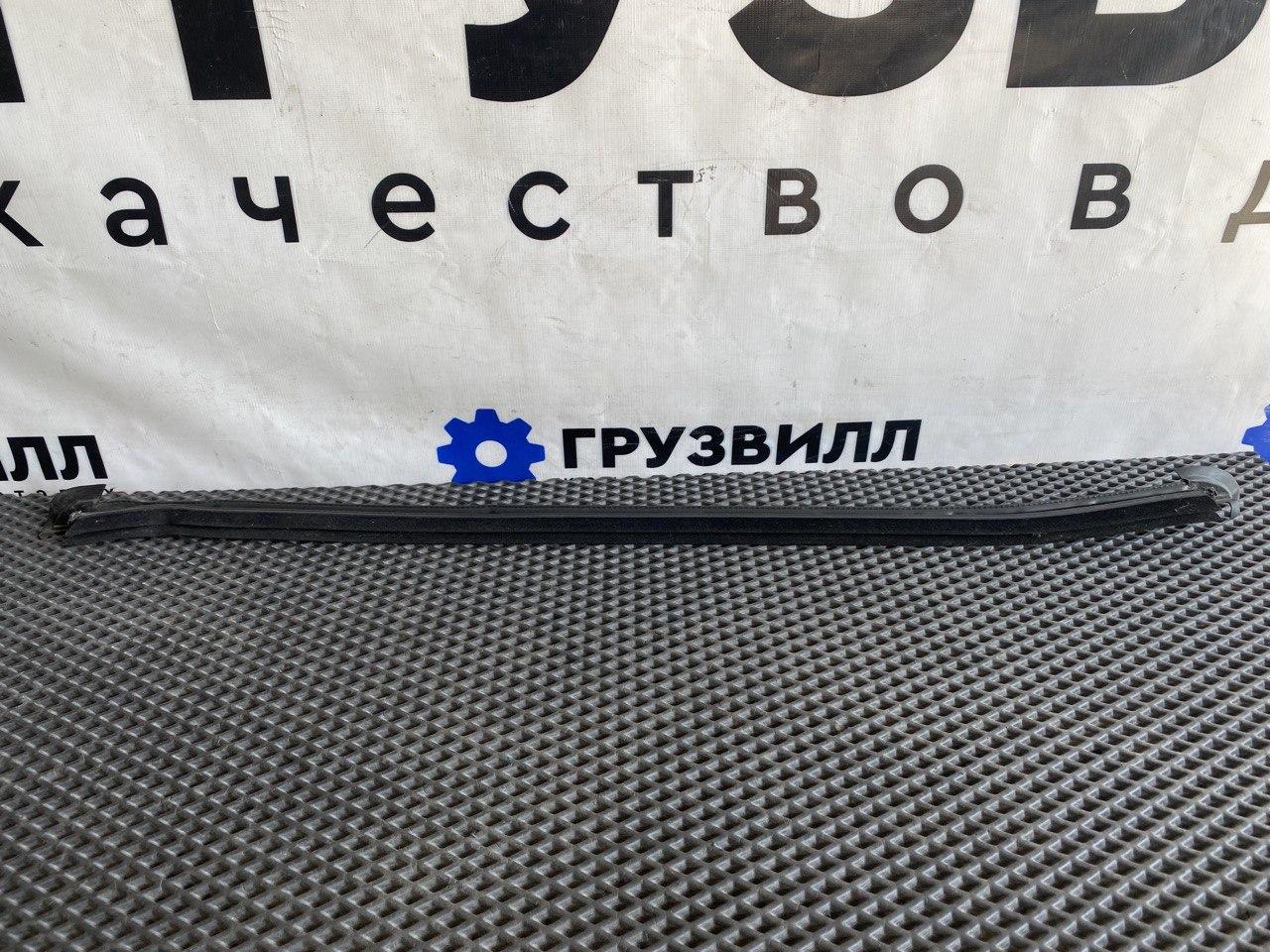 Уплотнитель стекла Volvo FH4 первое поколение (2013 - 2020), 82178206 - фото №1