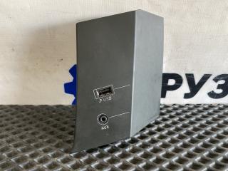 разъем AUX / USB Volvo FH4 первое поколение (2013 - 2020), 82303887