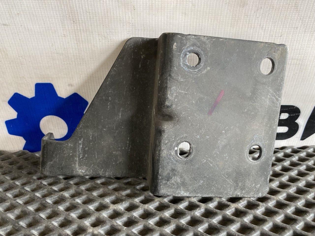 кронштейн спойлера кабины Volvo FH4 первое поколение (2013 - 2020), 82282400 - фото №1