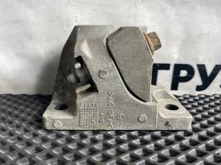 крепление ( кронштейн ) крыла Volvo FH4 первое поколение (2013 - 2020), 21090271, 21213203, 21213202