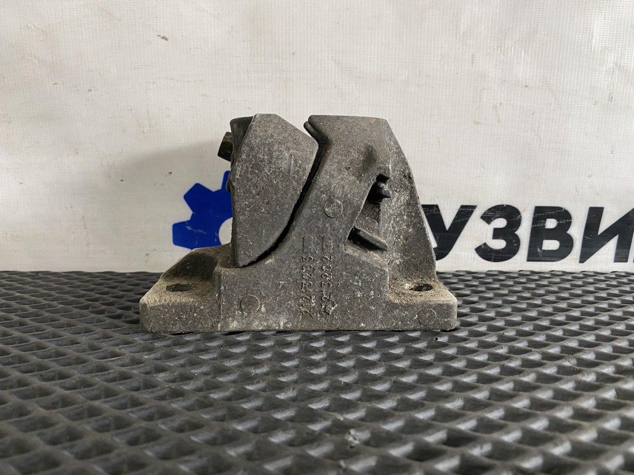 крепление ( кронштейн ) крыла Volvo FH4 первое поколение (2013 - 2020), 21090271, 21213203, 21213202 - фото №1