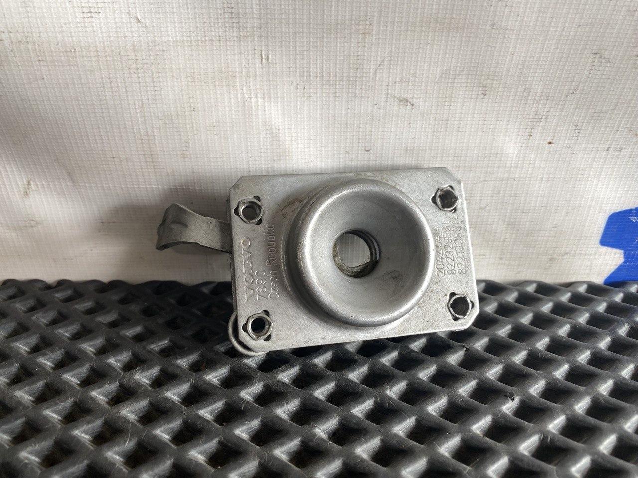 замок капота Volvo FH4 первое поколение (2013 - 2020), 20425414, 82232959, 82213089 - фото №1