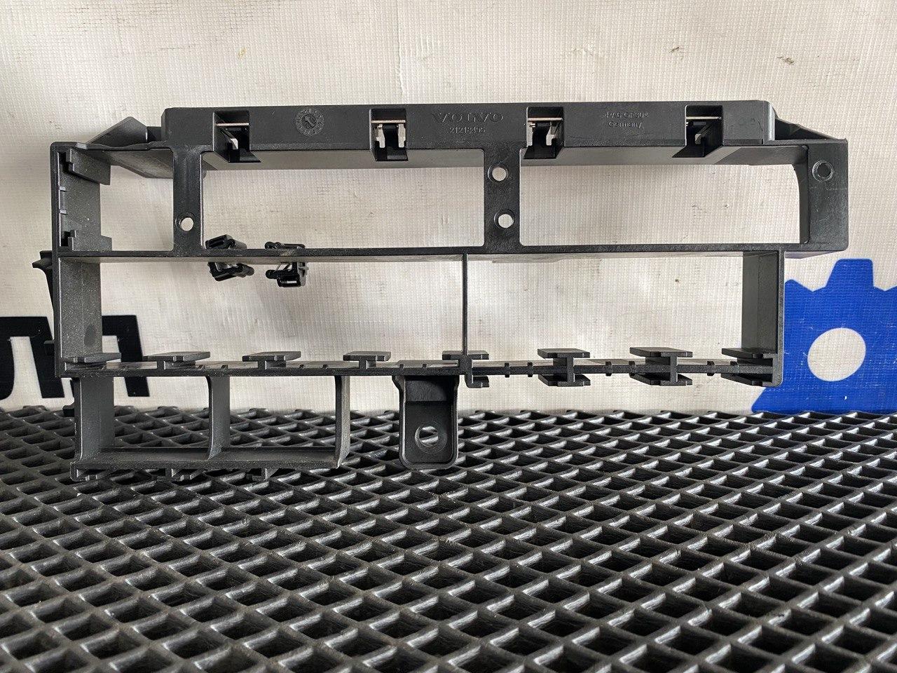 кронштейн (крепление) Volvo FH4 первое поколение (2013 - 2020), 21218495 - фото №1