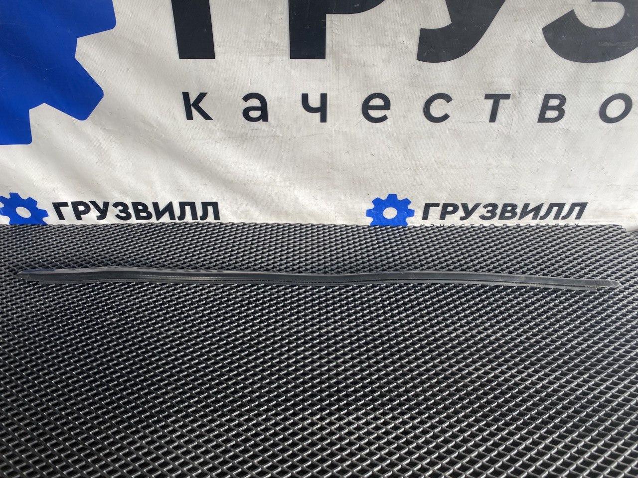 Уплотнитель стекла Volvo FH4 первое поколение (2013 - 2020), 82110669 - фото №1