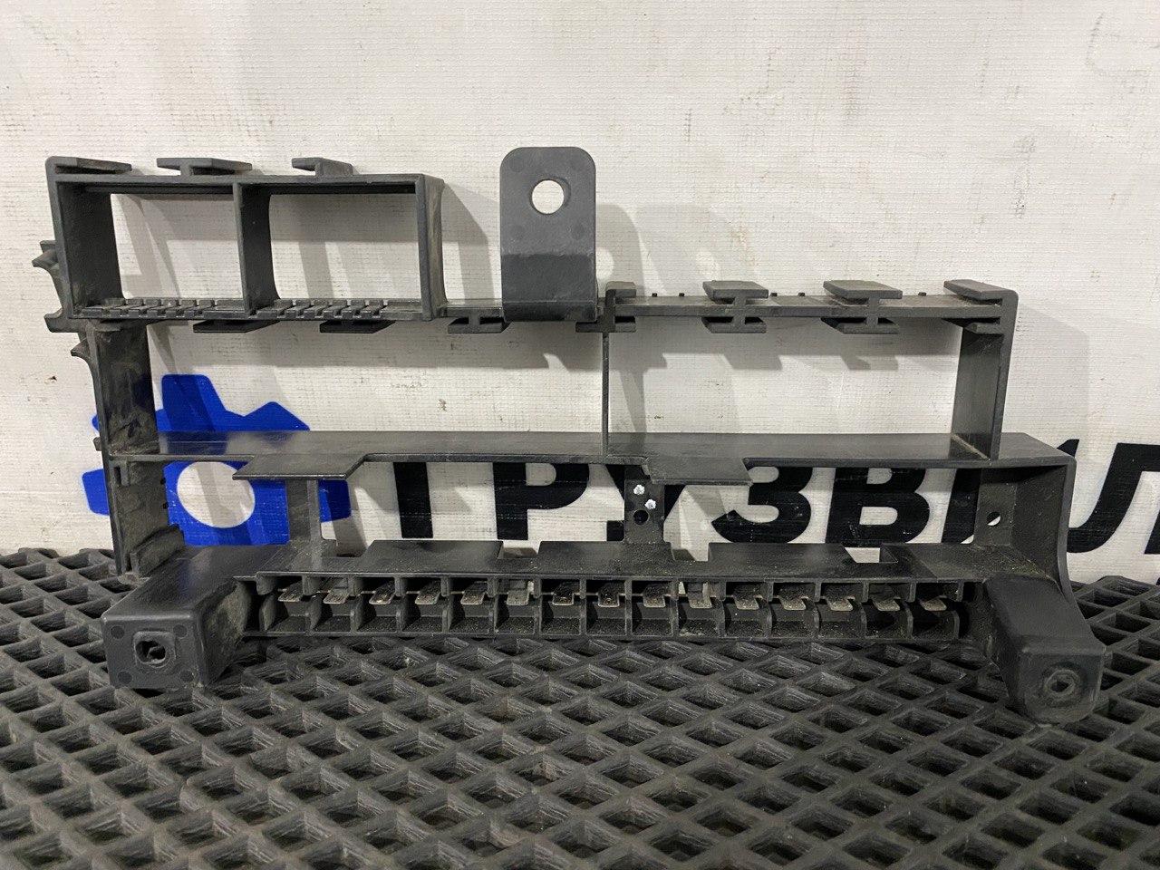 кронштейн (крепление) Volvo FH4 первое поколение (2013 - 2020), 21218495 - фото №1