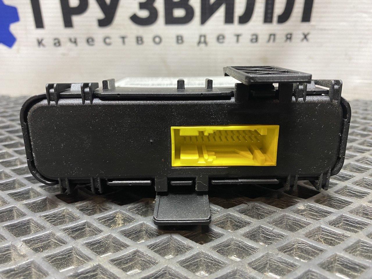 блок управления центральным замком Renault T-Series 1 поколение (2013 - 2025), 7422286187, 22286187 - фото №1