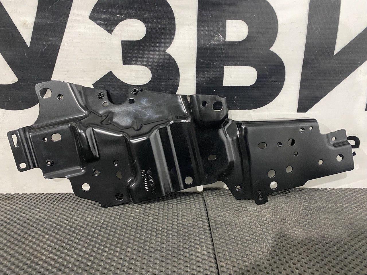 крепление фары левой Volvo FM5 1 (2019 - 2025), 84291110 - фото №1