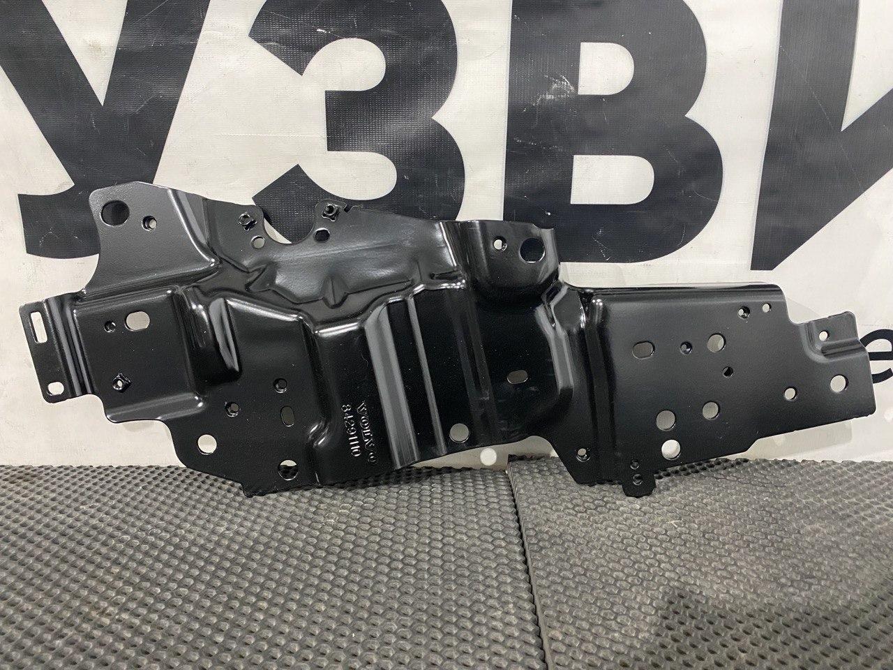 крепление фары левой Volvo FM5 1 (2019 - 2025), 84291110 - фото №1