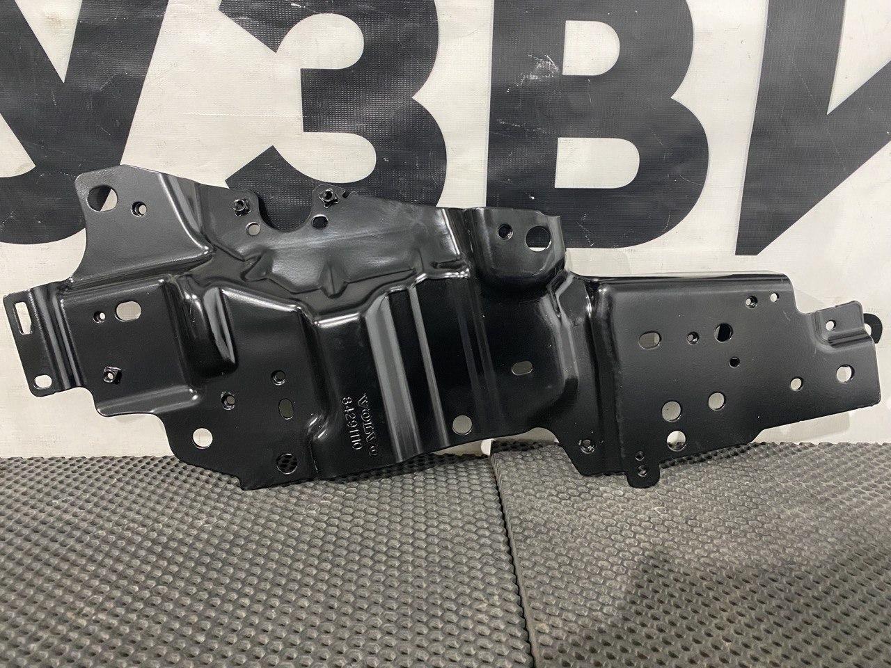 крепление фары левой Volvo FM5 1 (2019 - 2025), 84291110 - фото №1