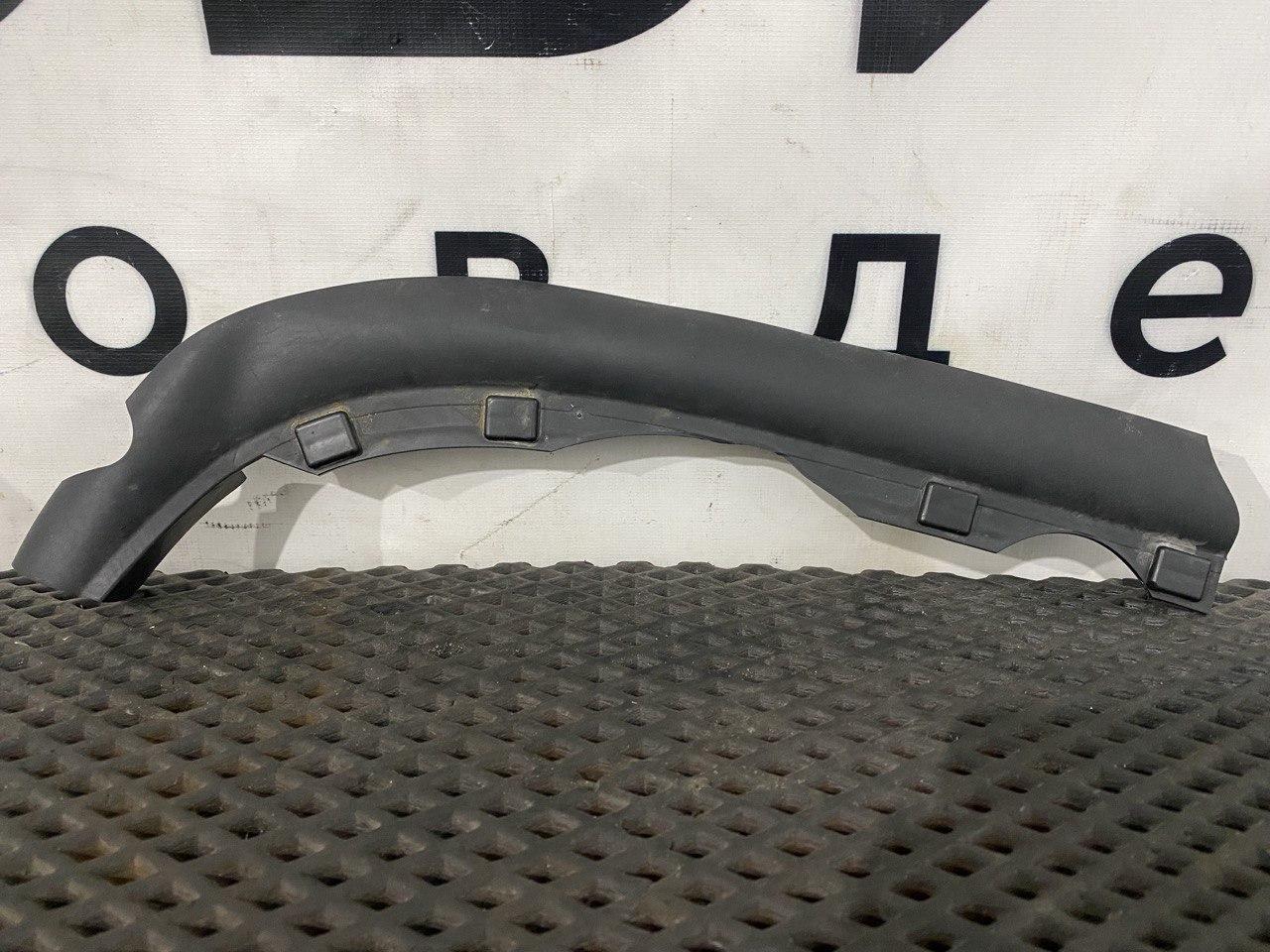 пластиковое уплотнение фары левое Scania 6-series, 2620784 - фото №1