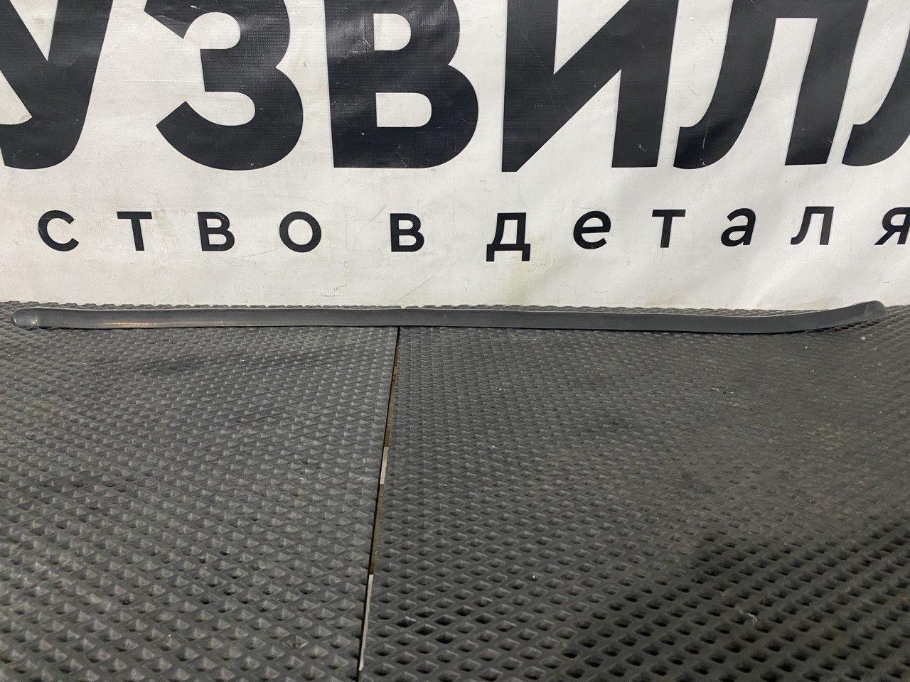 Уплотнитель стекла Volvo FH5 2 (2019 - 2026), 82178204 - фото №1