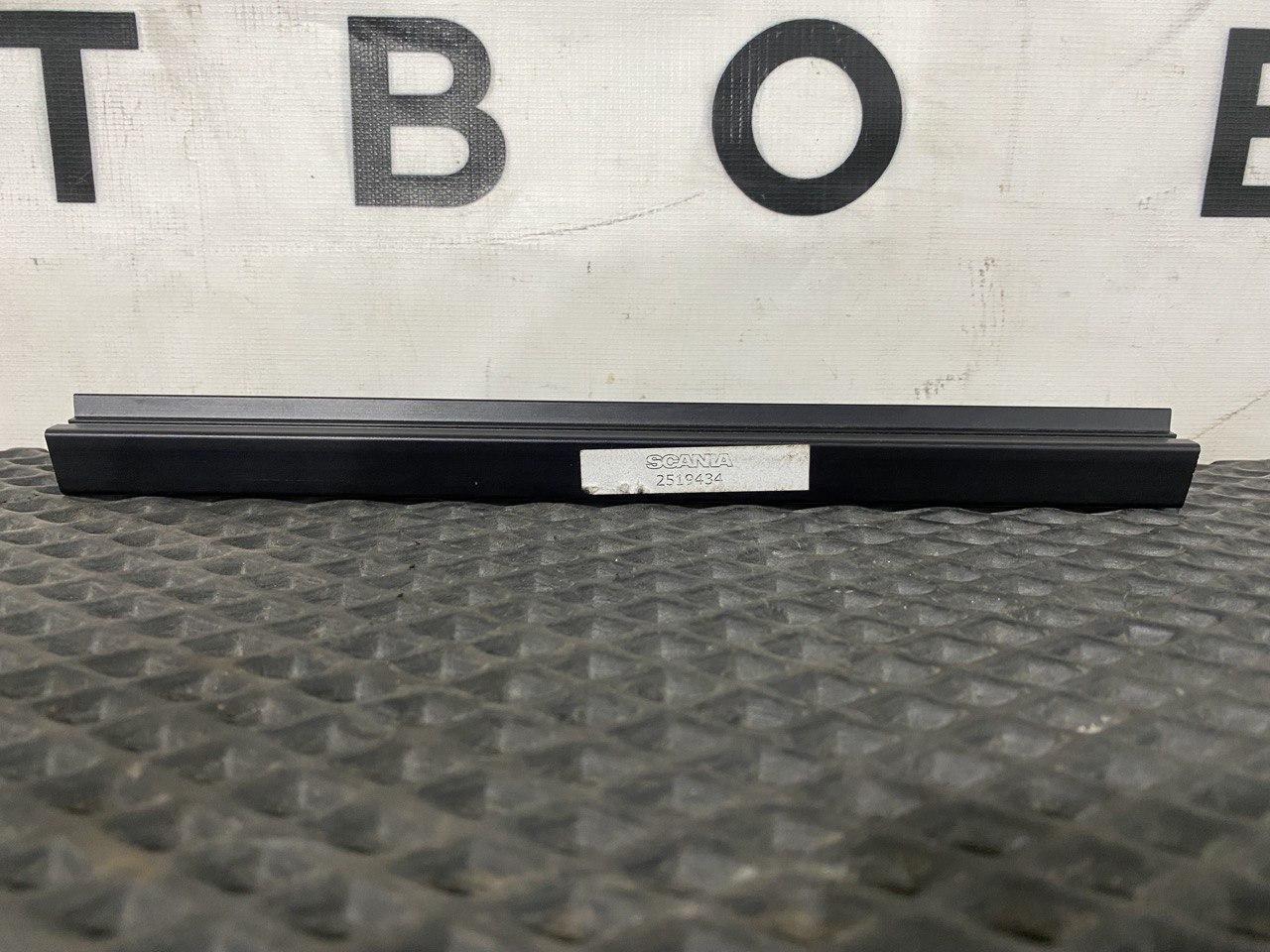 направляющая шторки Scania 6-series, 2519434 - фото №1