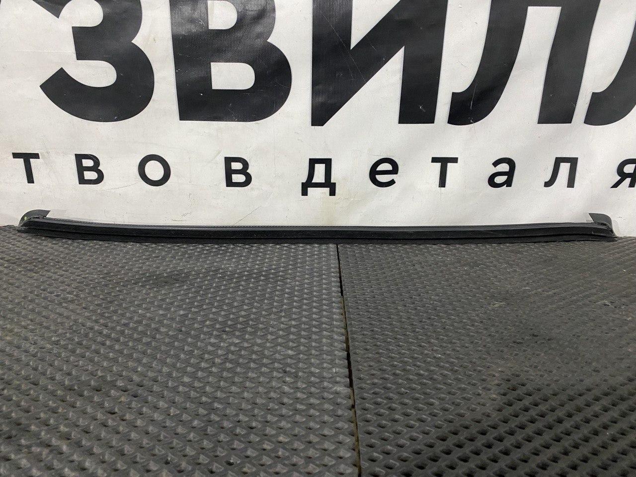 Уплотнитель стекла Volvo FH5 2 (2019 - 2026), 82880825 - фото №1
