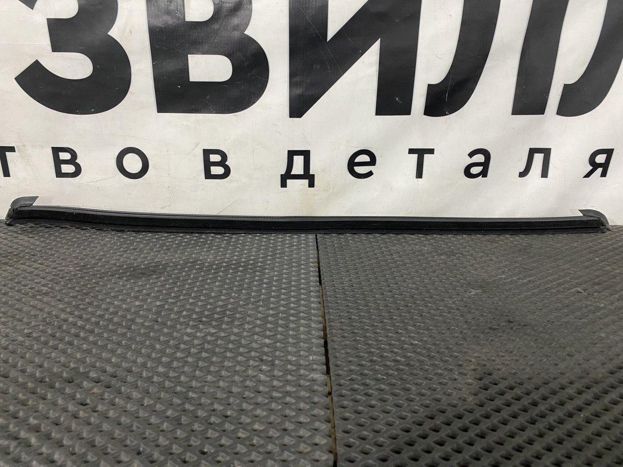 Уплотнитель стекла Volvo FH5 2 (2019 - 2026), 82178204 - фото №1