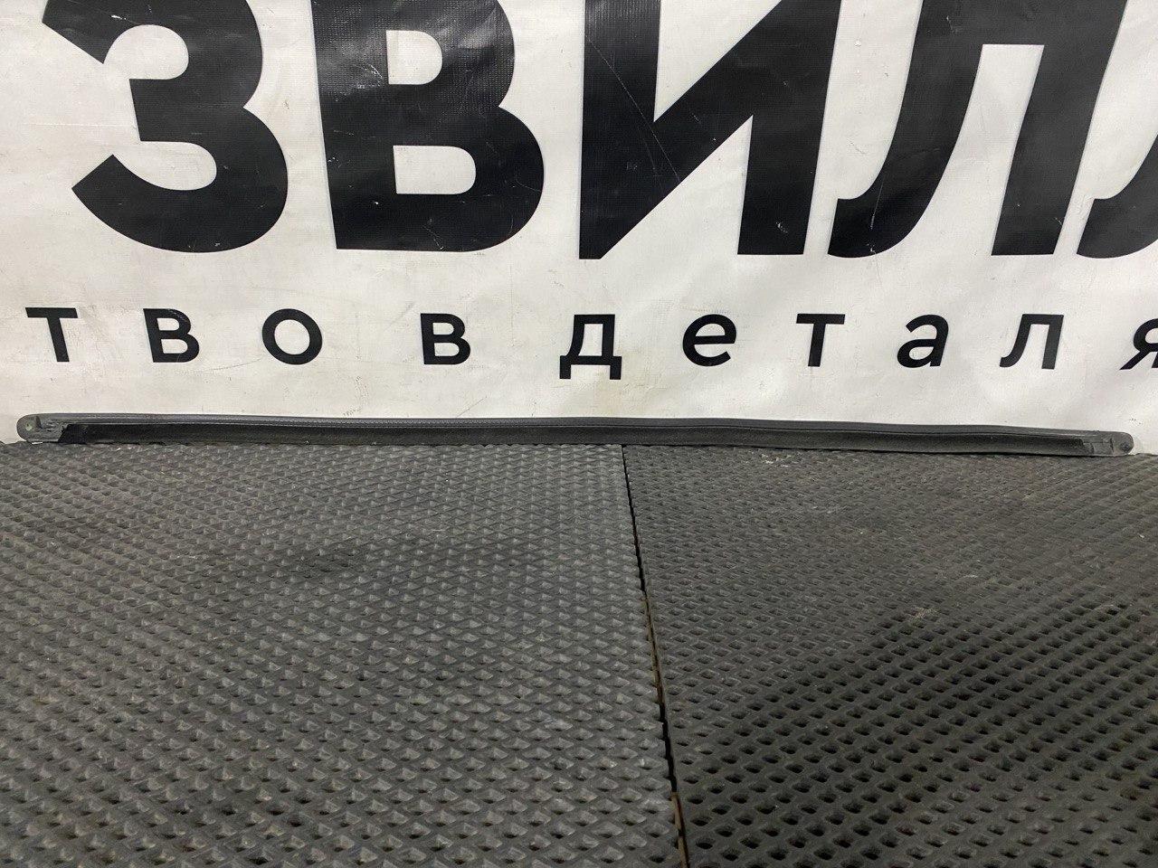 Уплотнитель стекла Volvo FH5 2 (2019 - 2026), 82880825 - фото №1