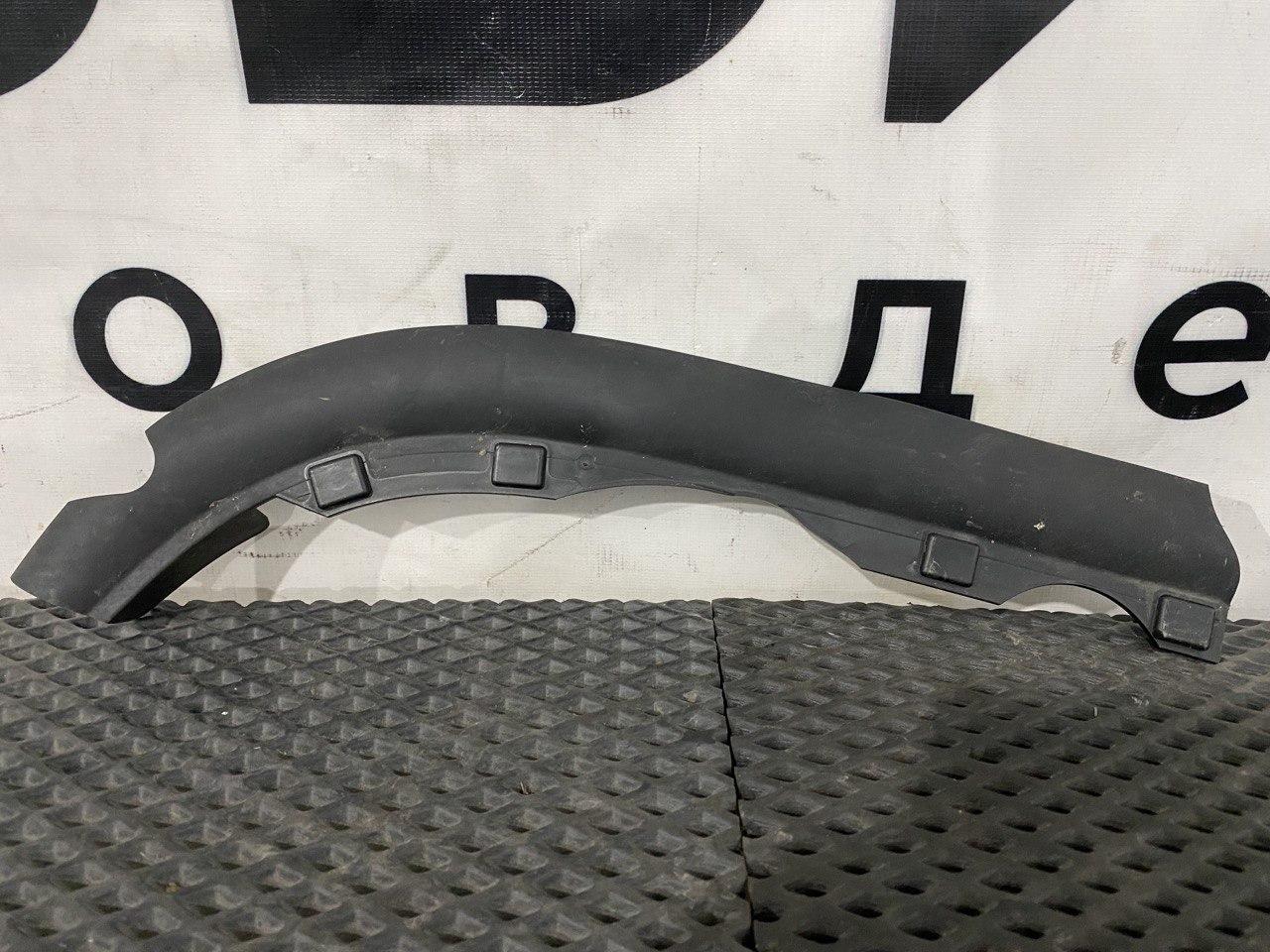 пластиковое уплотнение фары левое Scania 6-series, 2620784 - фото №1