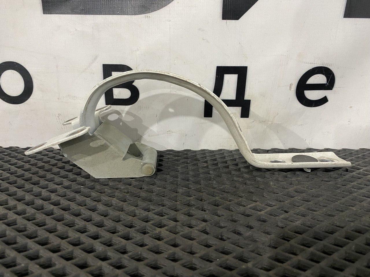 петля бардачка Volvo FH4 первое поколение (2013 - 2020), 8189798 - фото №1