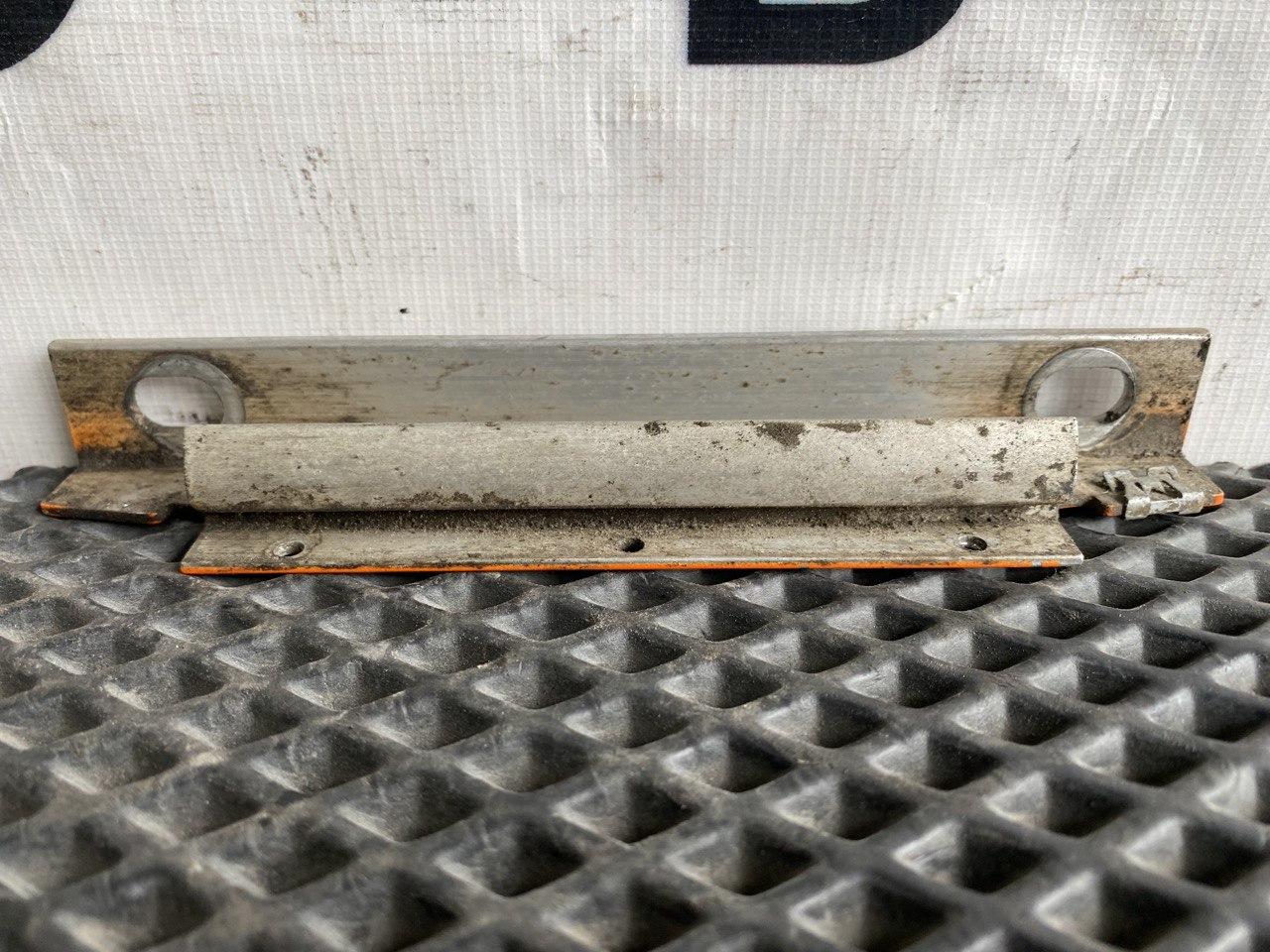 кронштейн (крепление) Scania 6-series, 2558901 - фото №1