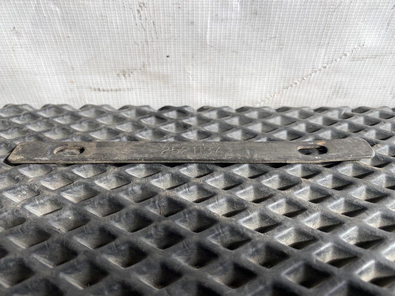 кронштейн (крепление) Scania 6-series, 2521137 - фото №1