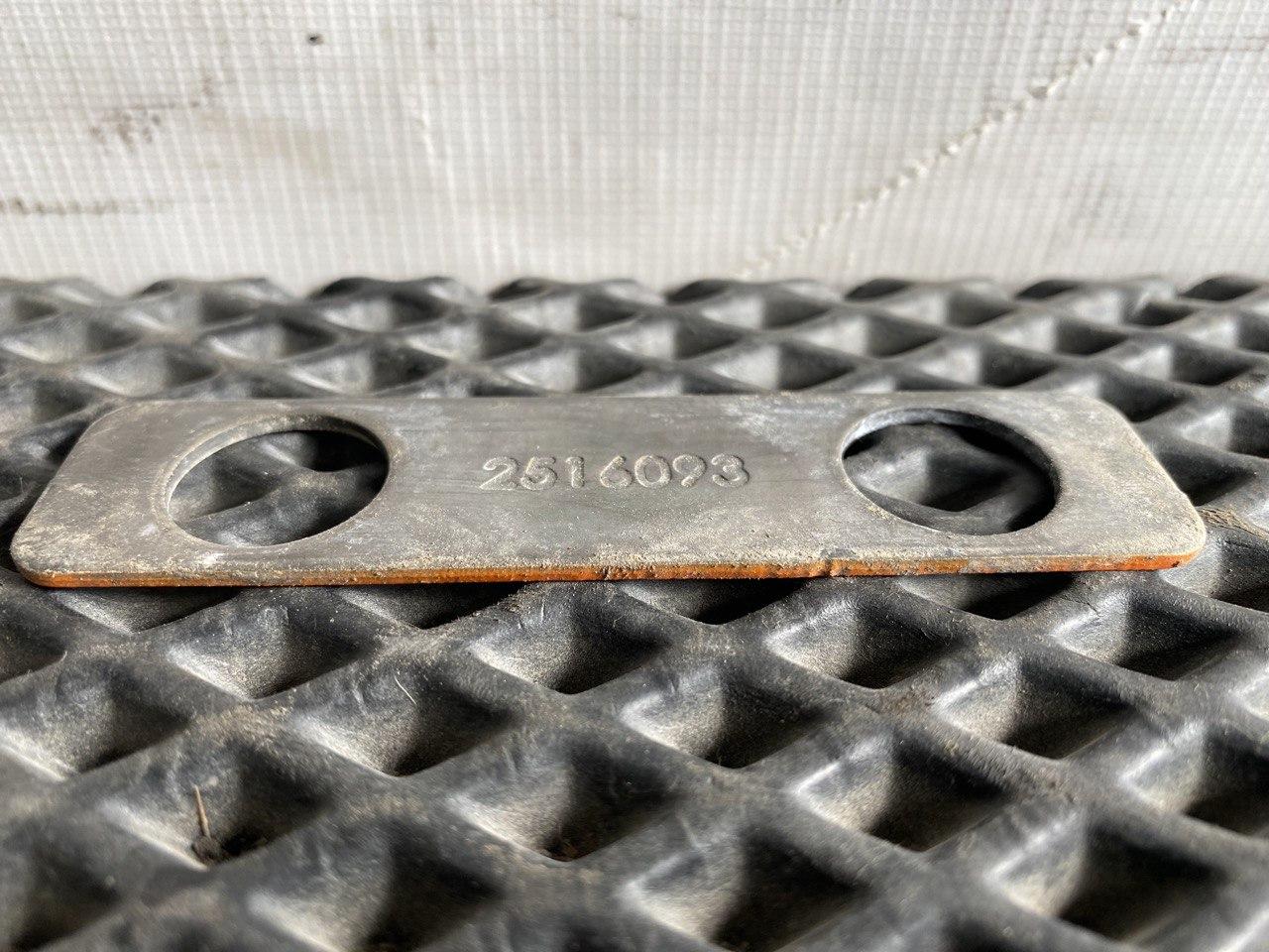 кронштейн (крепление) Scania 6-series, 2516093 - фото №1