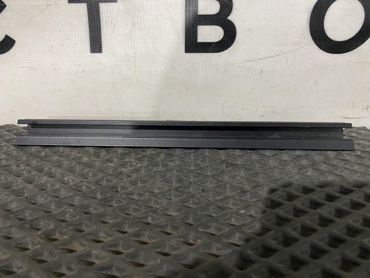 направляющая шторки Scania 6-series, 2519434 - фото №1