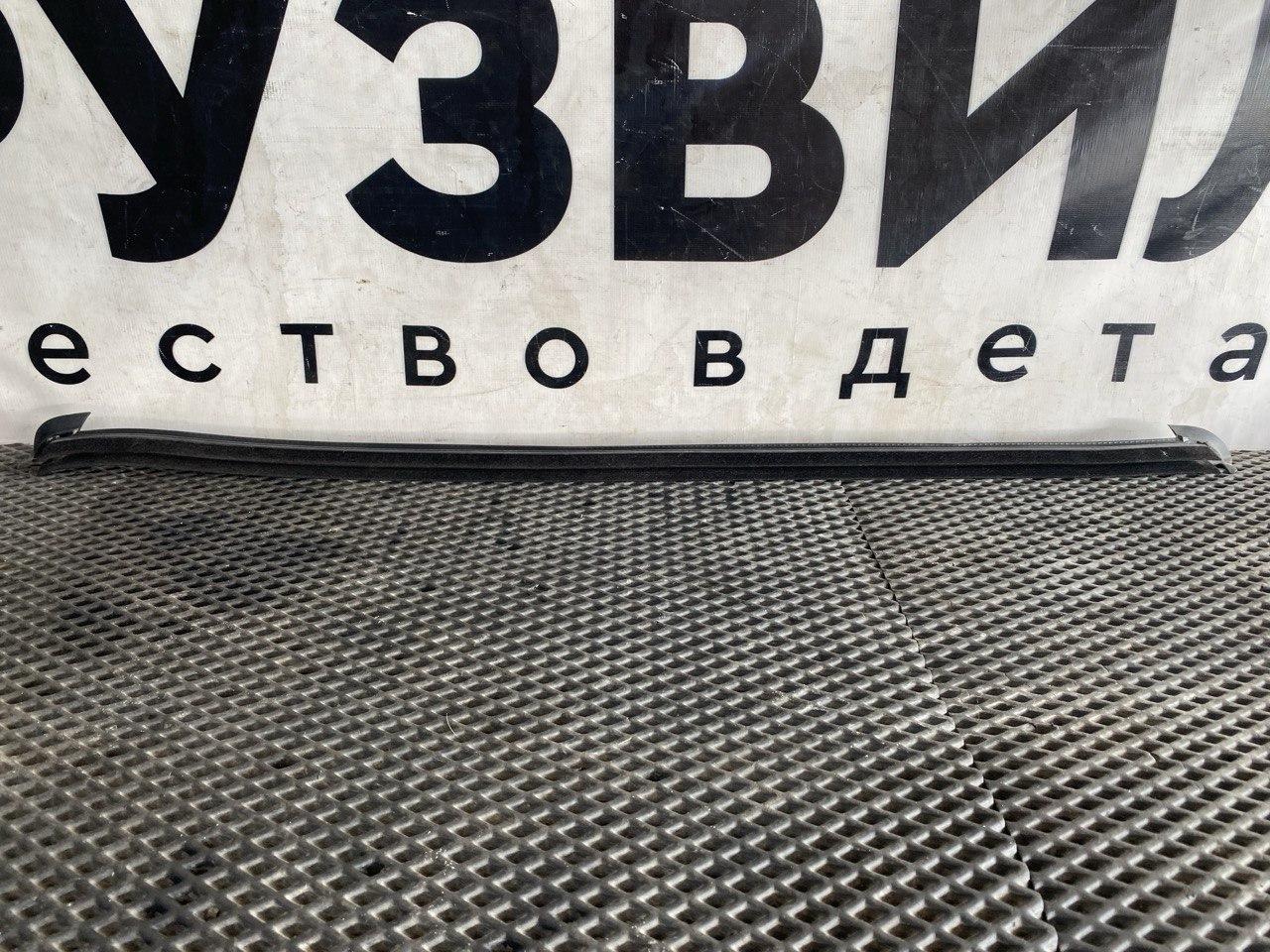 Уплотнитель стекла Volvo FH4 первое поколение (2013 - 2020), 82178204 - фото №1
