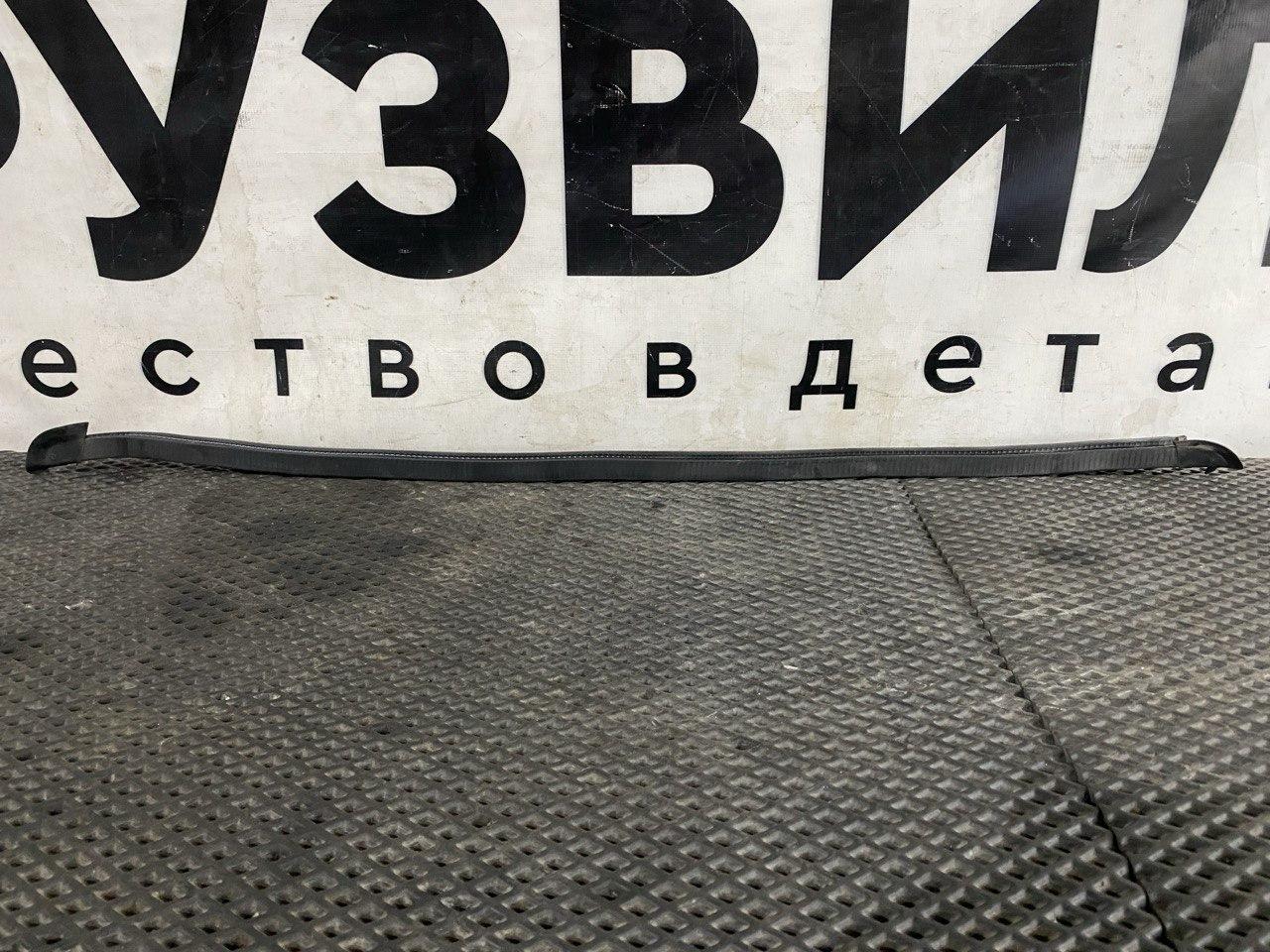Уплотнитель стекла Volvo FH4 первое поколение (2013 - 2020), 82110669 - фото №1