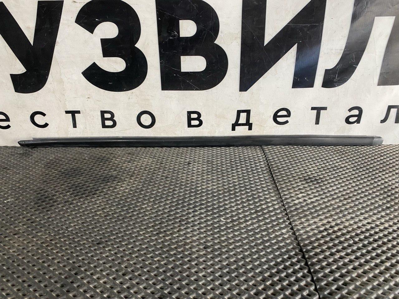 Уплотнитель стекла Volvo FH4 первое поколение (2013 - 2020), 82110669 - фото №1