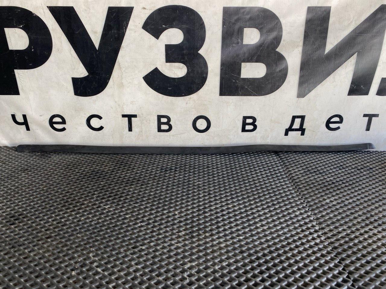 Уплотнитель стекла Volvo FH5 2 (2019 - 2025), 82178204 - фото №1