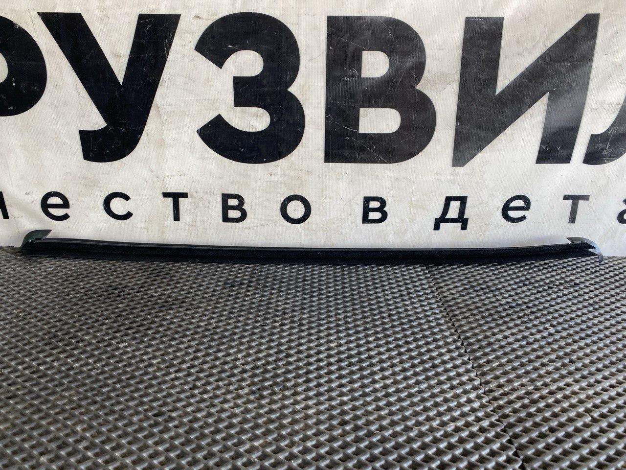 Уплотнитель стекла Volvo FH5 2 (2019 - 2025), 82178204 - фото №1