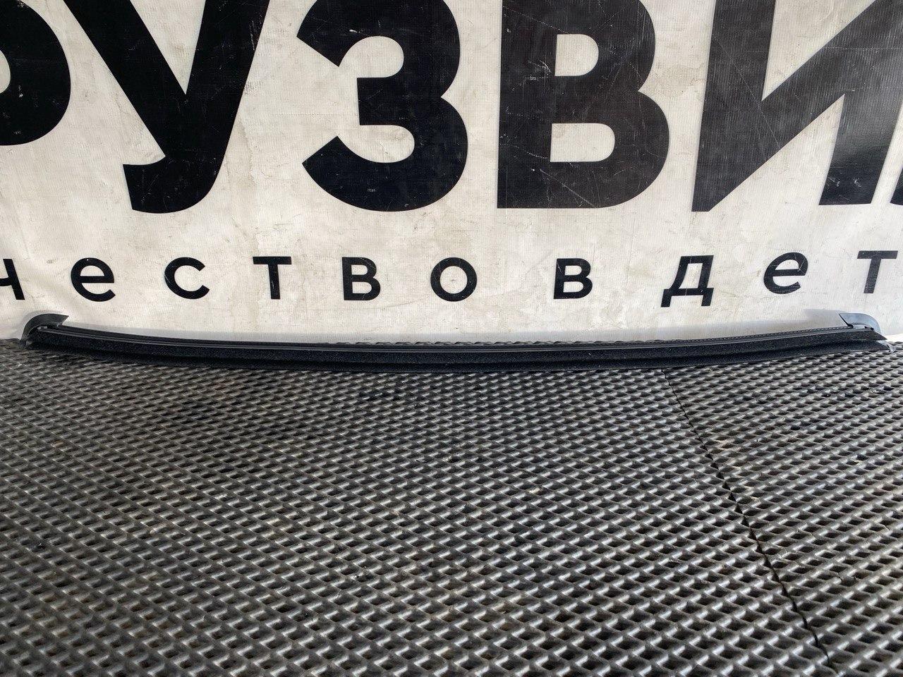 Уплотнитель стекла Volvo FH5 2 (2019 - 2025), 82178204 - фото №1