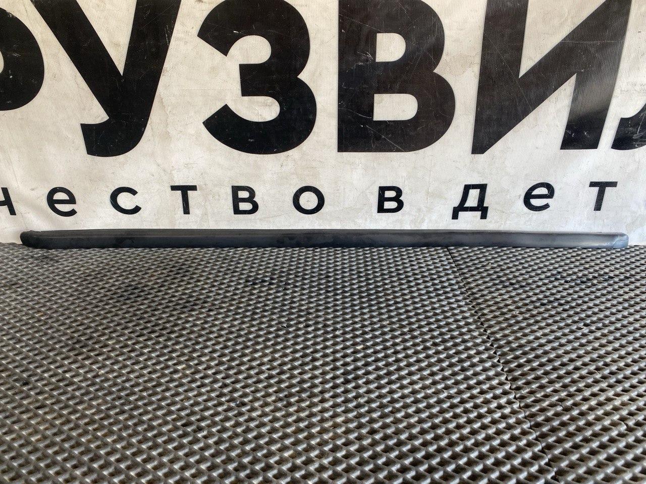 Уплотнитель стекла Volvo FH5 2 (2019 - 2025), 82178204 - фото №1