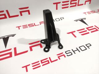 Кронштейн пластика стеклоочистителей Tesla Model X 1 поколение 2017, 1055405-00-B, 1036245-00-B